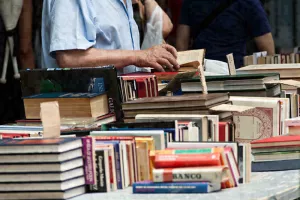 Livres, BD, CD, jeux de société…
