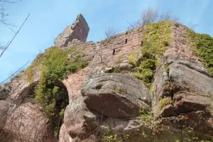Sentiers Plaisir : le château de Guirbaden, quand les murs reprennent vie...