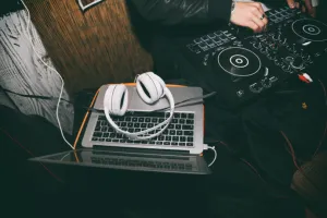 Découvrez la musique assistée par ordinateur