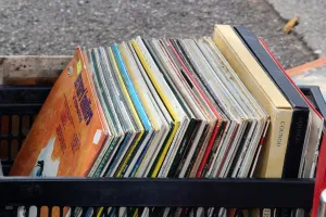 VIDE-GRENIERS / BROCANTE À FOURNELS
