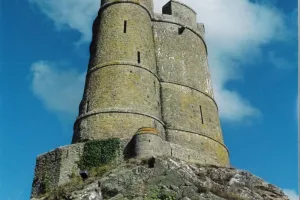 Visite de la tour de la Hougue