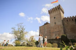 Le stand « tourisme & loisirs » Coteaux Béarn Madiran s’invite au Week-end de l'Histoire au château !