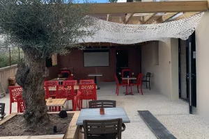 Animations estivales au restaurant "Le Régal des Dieux" à Saint-Aulaye