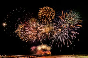 Feu d'artifice et concert du groupe Sandy Smoke