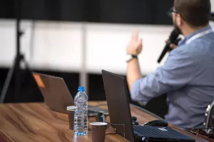 Conférence HarkiEs : histoire et mémoire de la décolonisation au féminin organisée par Les Amis de Sainte-Foy et sa Région