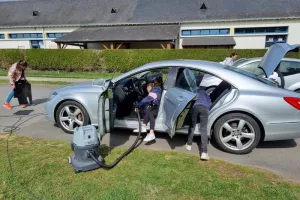 Car Wash par les jeunes de l'Accueil 10/14