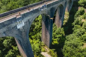 Saut à l'élastique du viaduc de Ste-Eulalie de Cernon