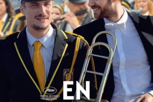 EN FANFARE