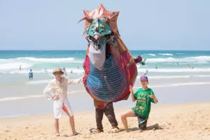 Spectacle - Le triselectops aime sa plage