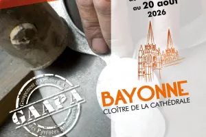 Exposition des métiers d'art au cloître de la cathédrale de Bayonne