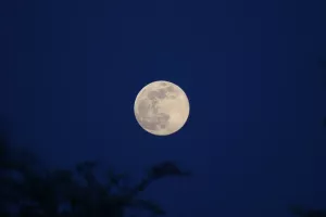 INITIATION À L'ASTRONOMIE
