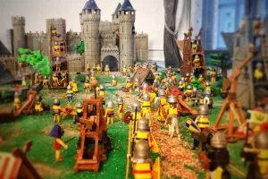 Les Playmobil prennent leur quartier d'été à l'Abbaye aux Dames !