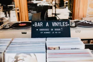 Bar à vinyles avec la Tricastine !