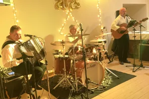 Les visiteurs du soir : Concert de Gulapia