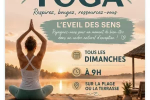 Séance de yoga au bord de l'eau