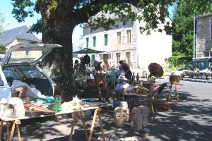 Brocante et vide grenier