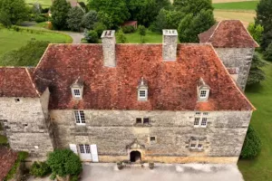 Découverte d'une maison forte du XVIIème siècle