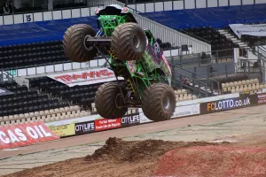 Monster Spectacular (cascades)