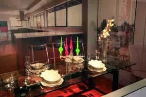 Cyan sur table